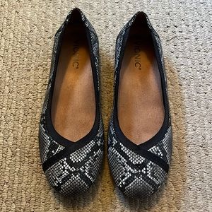 Vionic Spark Caroll - Women's Ballet Flat - Snakeskin print
